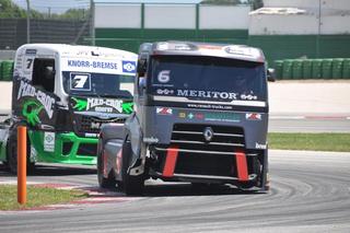 Renault MKR y MAN, dos de los protagonistas.