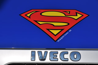 Iveco nos presenta a un super héroe de la distribución...