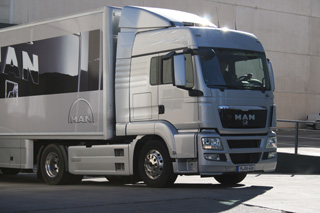 Este camión con su cabina compacta y 400 CV es una opción ahorrativa para el largo recorrido.