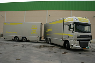 Espléndida visión la de este DAF XF105 remolcador de 510CV.
