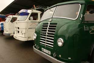 El primer Pegaso, el conocido como Mofletes, junto al más popular: el ligero Comet.