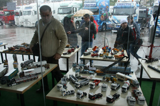 Espectacular colección de miniaturas mostrada.
