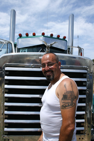 Sin lugar a dudas Rovira es un apasionado de su Peterbilt 359.