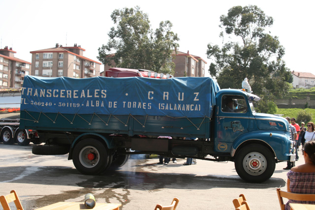 El Leyland Comet inspiró el Comet de Pegaso, aunque por fuersa se parezcan en poco ambos modelos.