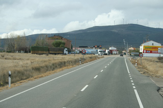 En la ruta propia de las cargas a granel abundan pueblos y carreteras de segundo orden.