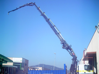 En función de las prolongas de grúas como este equipo Hiab pueden superarse los 20 metros de alcance.