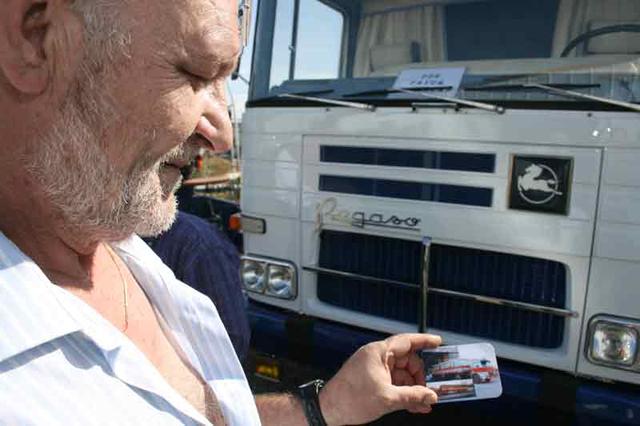 Fernando conserva viva la memoria de los Pegaso.