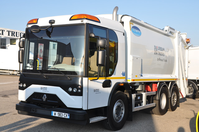 El Renault Acces destaca por su cabina especialmente diseñada para el trabajo de equipos en los servicios municipales.