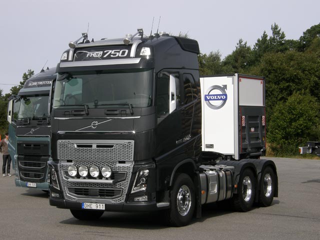 Por el momento el nuevo Volvo FH16 conserva los actuales motores de hasta 750 CV Euro 5 y EEV.