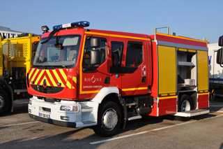 Un Midlum adaptado como camión de bomberos.