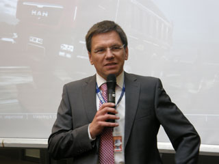 El responsable de MAN Iberia Joachim Duerr durante el Smopyc 2011.