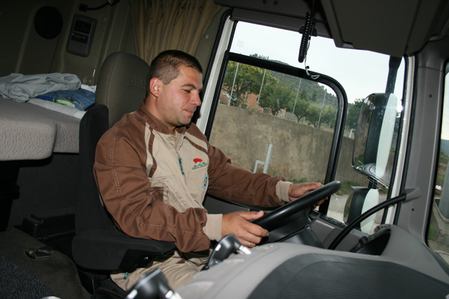 El DAF CF85 con la cabina Space CAB dispone de las mismas comodidades que cualquier gran ruta.