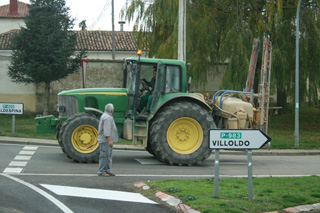 Buscando el punto de descarga, el mejor GPS preguntar a un paisano.