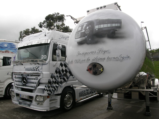 Un largo camino el recorrido por este transportista desde su primer Barreiros hasta el último Actros.
