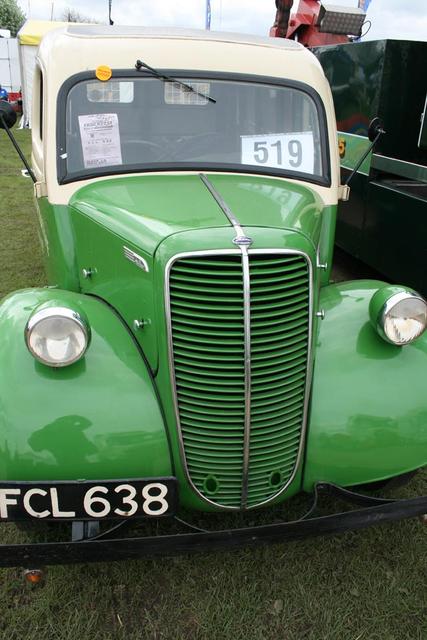 Camioneta ligera Thames.