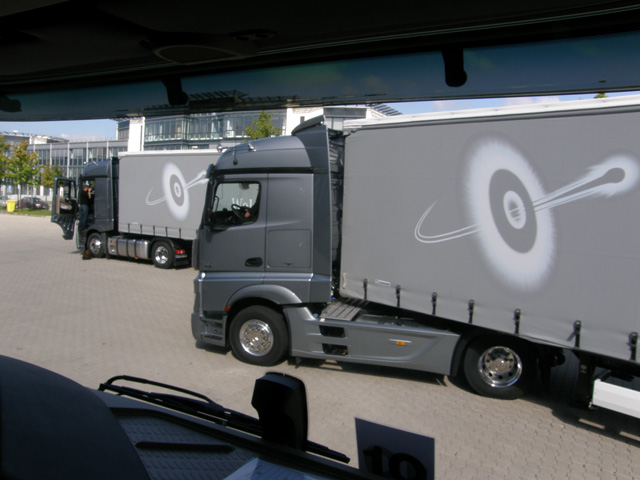 Por el momento se ofrece el New Actros en versiones Euro 5, Euro 6 y EEV.