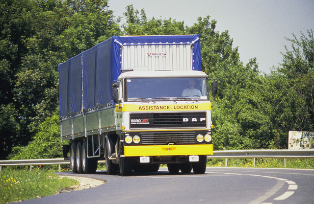 En los 80 se imponían los camiones de acabina avanzada como DAF 2800 de 1985.