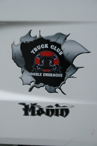 Doble embrague, un grupo de entusiastas camioneros.