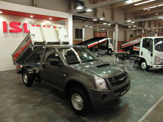 Pick up Isuzu en versión volquete.