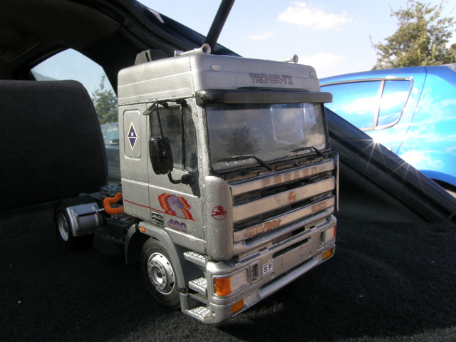 La maqueta reproduce un Pegaso Troner cabina techo alto TX y 400 CV, lo máximo a que llegó Pegaso.