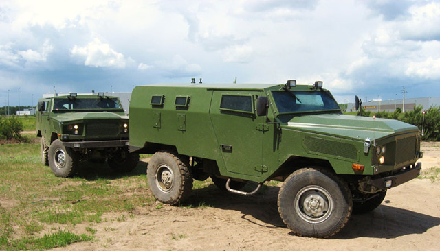 Bremach dispone de toda una gama de vehículos 4X4 para aplicaciones militares, como estos blindados.