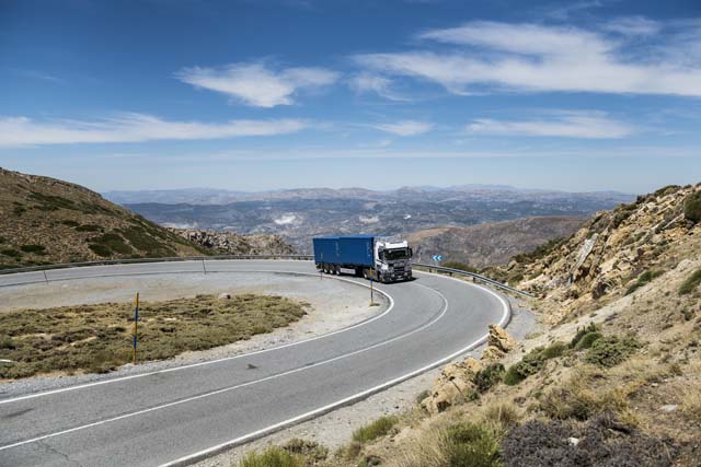 Fase de ensayos de prototipos en las rutas de Granada, ascendiendo el Mulhacén.