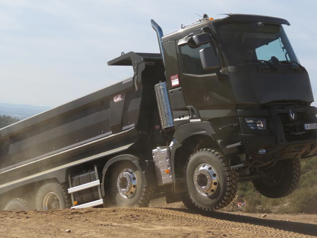 Renault Trucks irrumpe en el mundo de la construcción con sus nuevos Serie K y C.