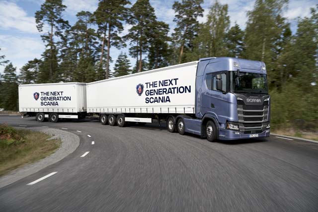 Nos hemos puesto al volante de los nuevos Scania S y R en las carreteras cercanas a la factoría de Södertalje.