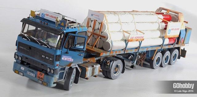 Estupenda maqueta hiper-realista de un DAF 3300 realizada por el dueto Vigo-Ortiz.
