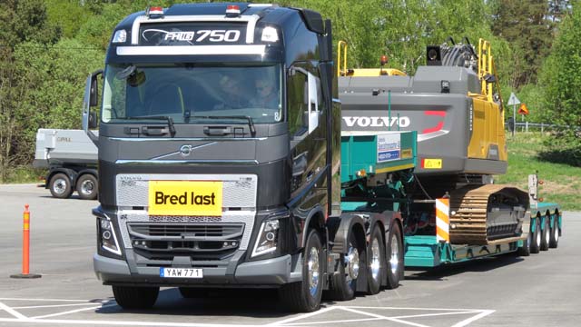 Al equipar la caja de cambios I-shift con reductoras ultracortas el Volvo FH16 750 puede manejar hasta 325 toneladas.