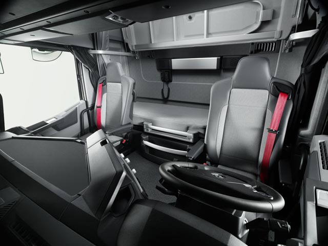Los asientos del Renault Serie T integran el apoyacabezas en los respaldos.