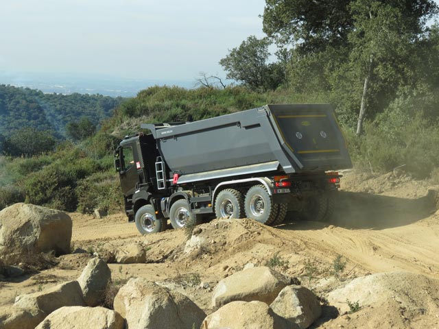 Circulamos con total seguridad por la cantera gracias a la fuerza de retención del motor DTI13 520 CV.