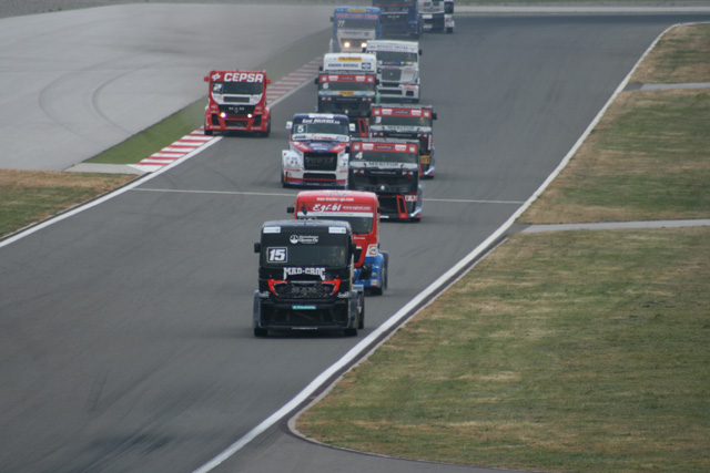 La temporada 2012 de carreras de camiones llega al circuito del Jarama en un momento de máxima emoción.