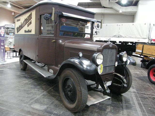 Venerable camión Opel de 1927 que cargaba 1,5 toneladas.