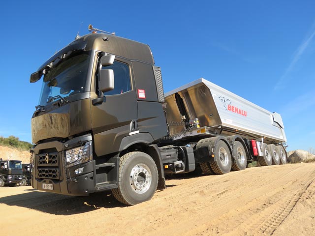 Como tractora en configuración 6X4 el Renault Serie K alcanza las 120 T y si es de la Serie C hasta 100 T.