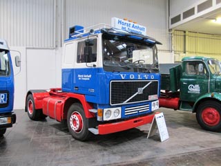 Volvo con sus fiables camiones también se abría paso en el mercado alemán de camiones pesados.