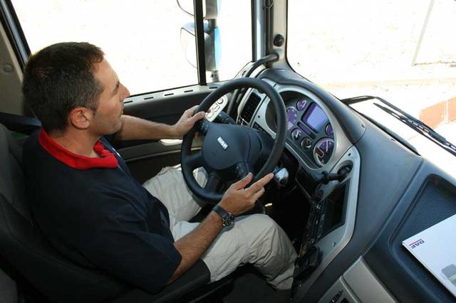 En este camión conducimos apoyados por un auténtico arsenal tecnológico que incrementa nuestra seguridad.