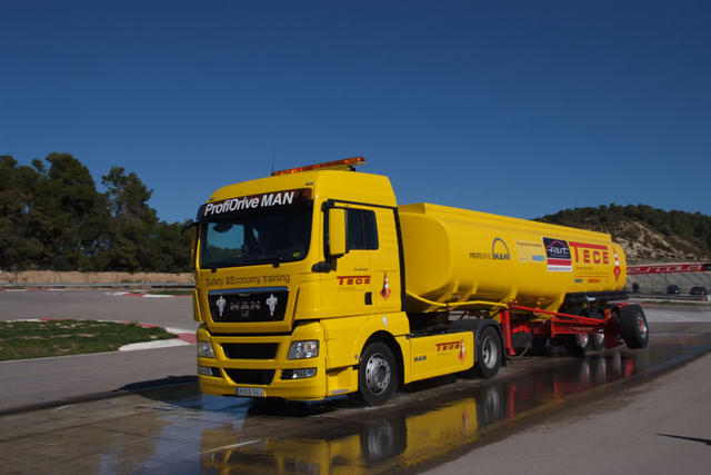 Durante los cursos Profidrive se aprovechan a fondo las características del MAN TGX 440.