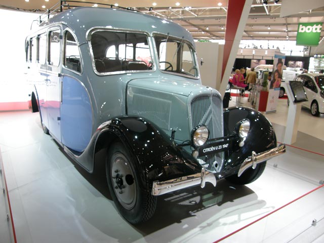 Autocar sobre chasis Citroën Type 23 con 52 CV de potencia máxima.