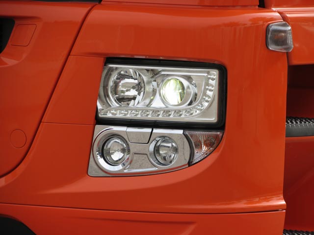 Grupos ópticos del Iveco Stralis Hi Way.