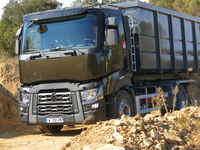 Los Serie C de Renault Trucks cuentan con chasis más ligeros para terrenos no tan exigentes.