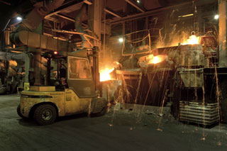Desde la factoría de Manheim se fabrican los motores Mercedes OM471, Fuso y algunos componentes de los DD13.