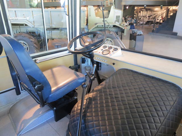 Interior del autocar Barreiros 2900 de 22 pasajeros.
