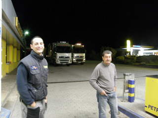 Iván y José García, otra familia de transportistas, ambos dedicados al transporte forestal con un Volvo FH 16.