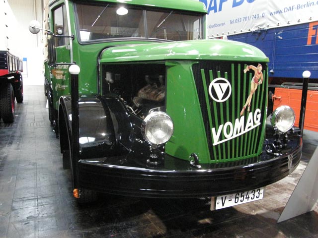 Este Vomag sería uno de los primeros trenes de carretera alemanes.