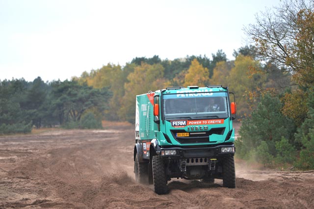 El equipo Derooy Iveco cuenta con un Strator y dos Trakker en la categoría de camiones de competición.
