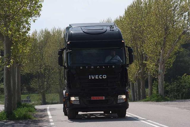 Esta tractora obtiene 450 CV con un motor de sólo 10 litros, gracias a técnicas como el turbo de geometría variable.