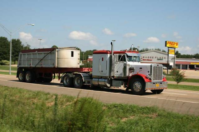 Hasta ahora el transportista americano está acostumabrado a elegir para su camión diferentes marcas de motores.