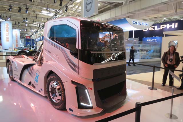 Con 2400 CV de potencia este camión de Volvo Trucks es el más rápido del momento.