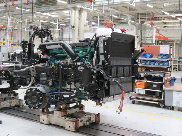 Para fabricar un camión ultramoderno se utilizan 2.790 tornillos
